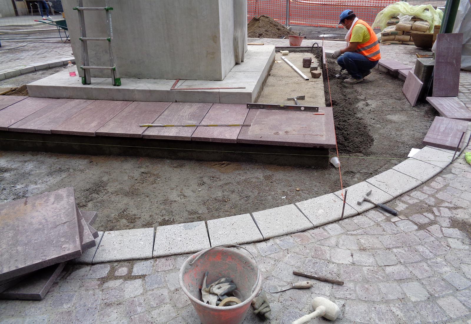 Piazza Libertà in Appiano Gentile - The construction site