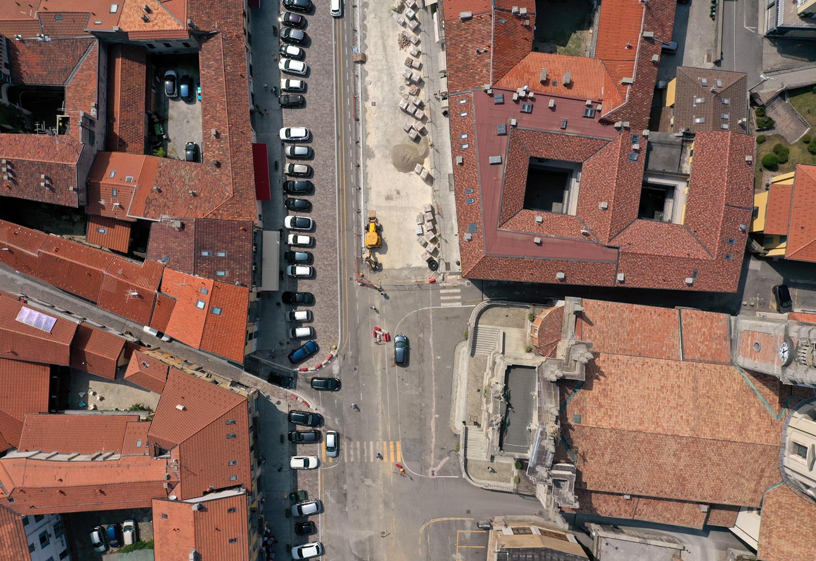 Piazza Libertà in Appiano Gentile - The construction site