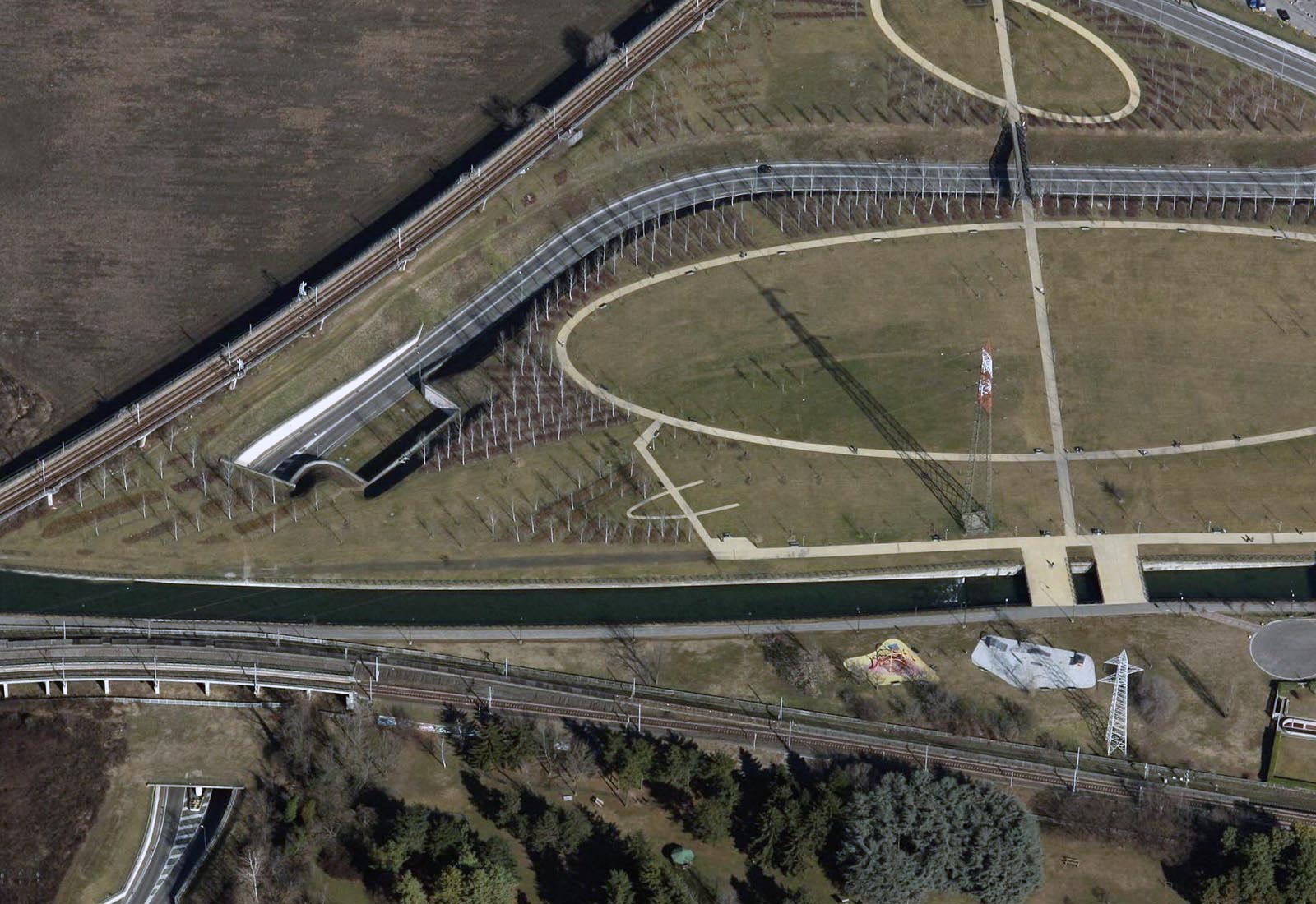 Pathway along Naviglio Martesana in Vimodrone - Aerial view