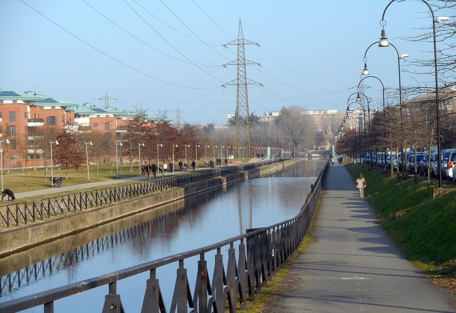 Pathway along Naviglio Martesana in Vimodrone - View