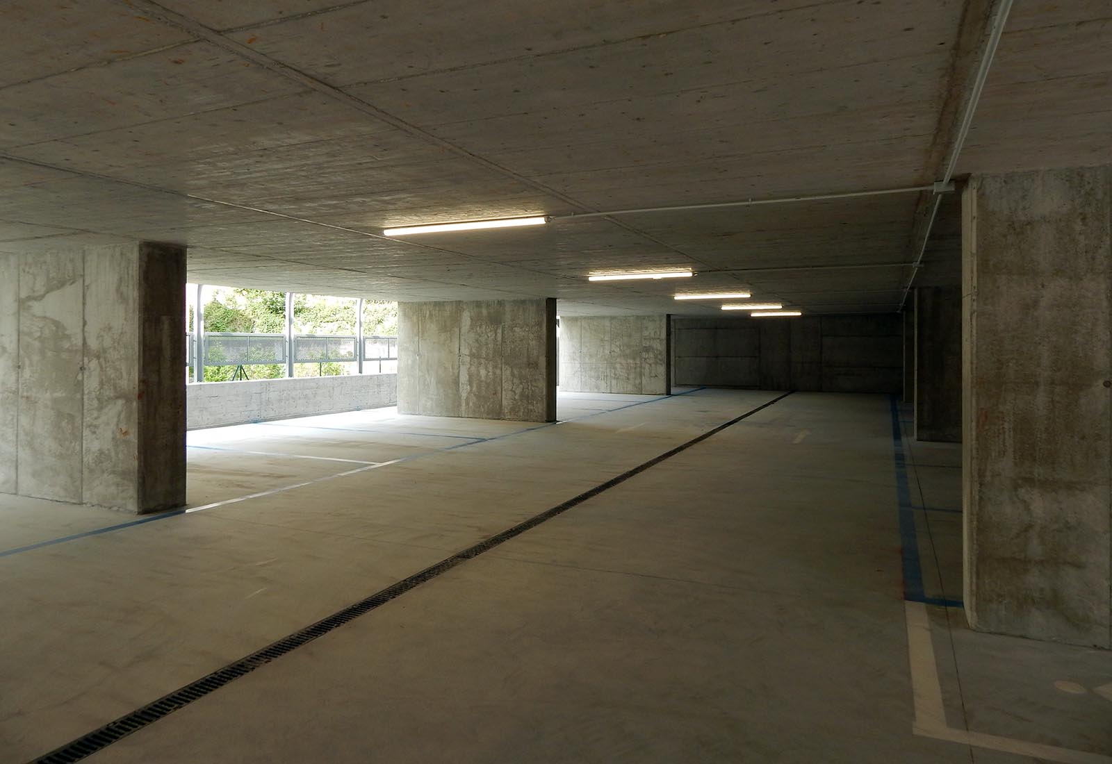 Public underground garage in Gravedona - Intermediate parking area