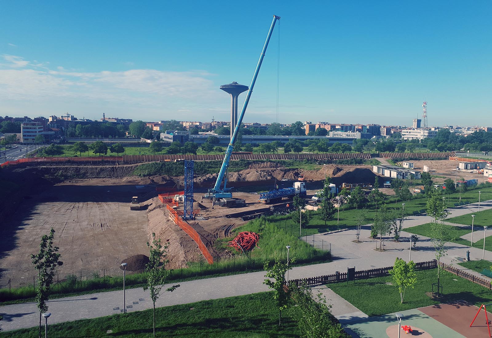 Sabina house Milan - Assembly of cranes