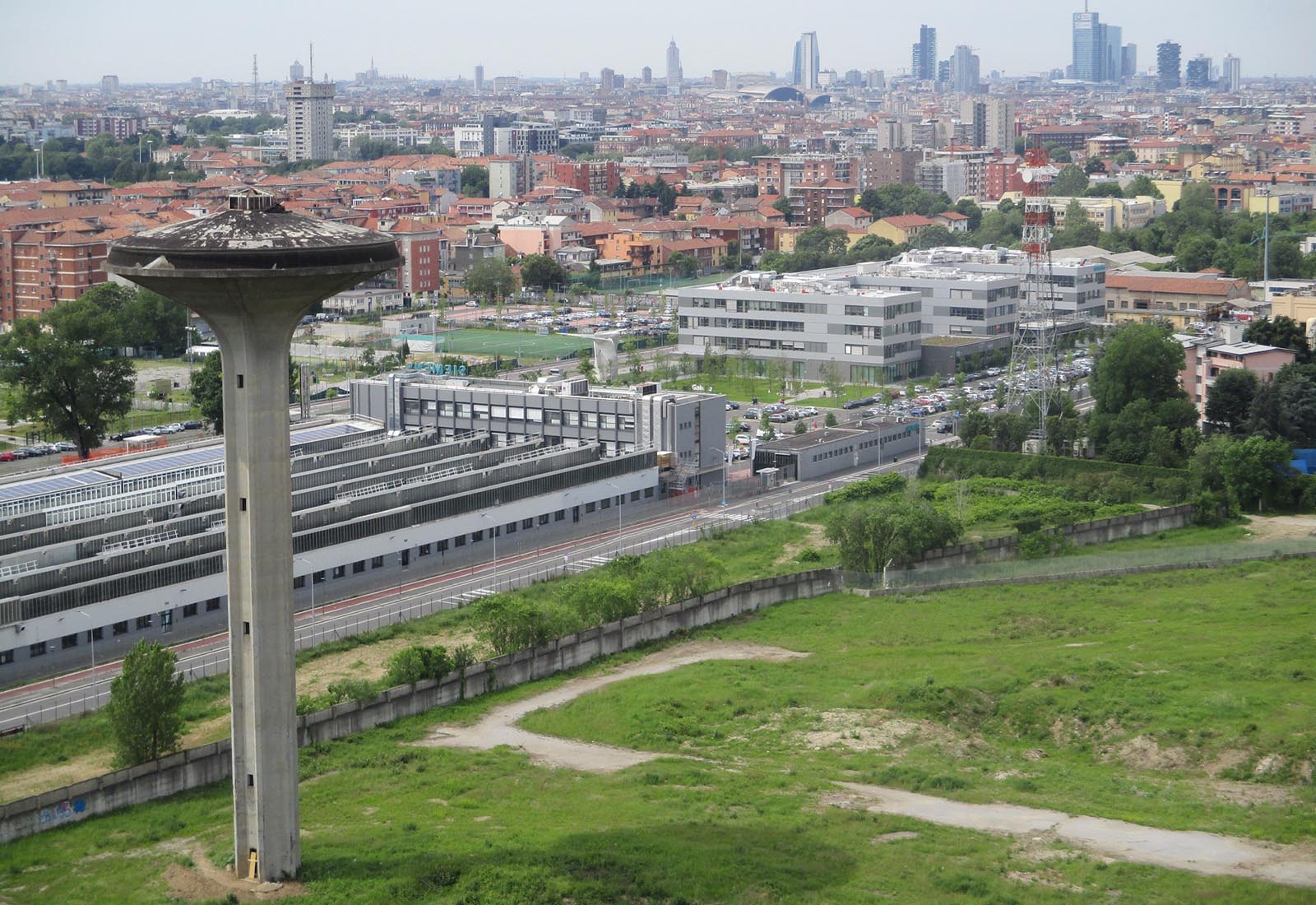 Piezometric tower Adriano street Milan - View of the tower