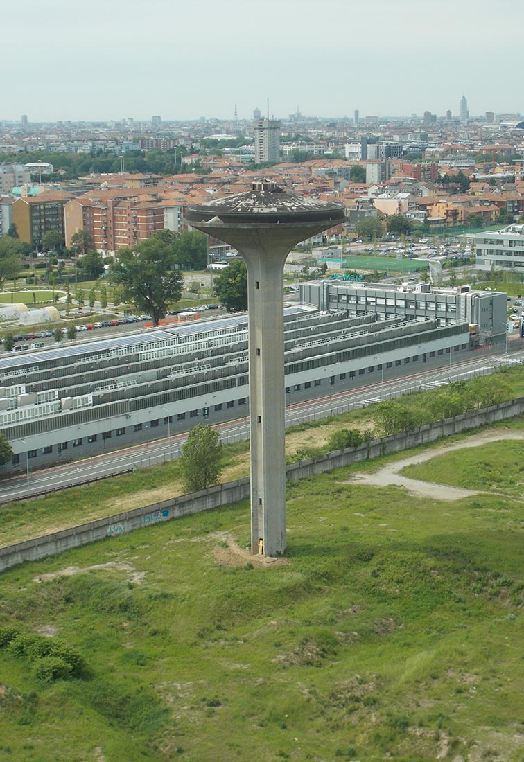 Piezometric tower Adriano street Milan - View of the tower