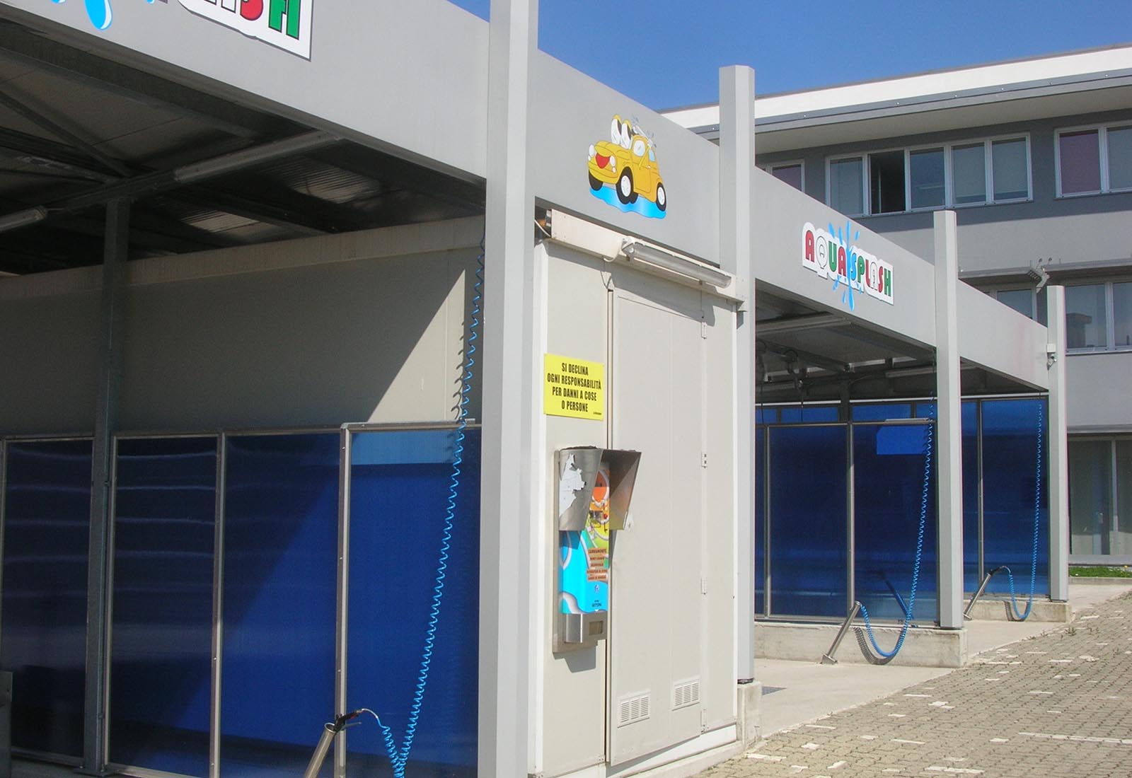 Self-service car washing unit in Novara - View
