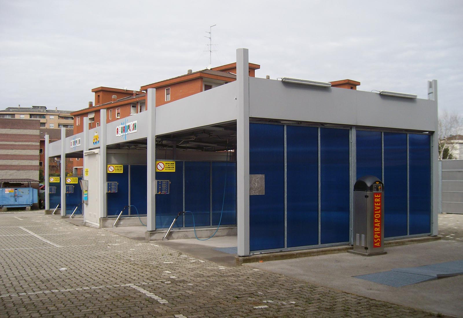 Self-service car washing unit in Novara - View