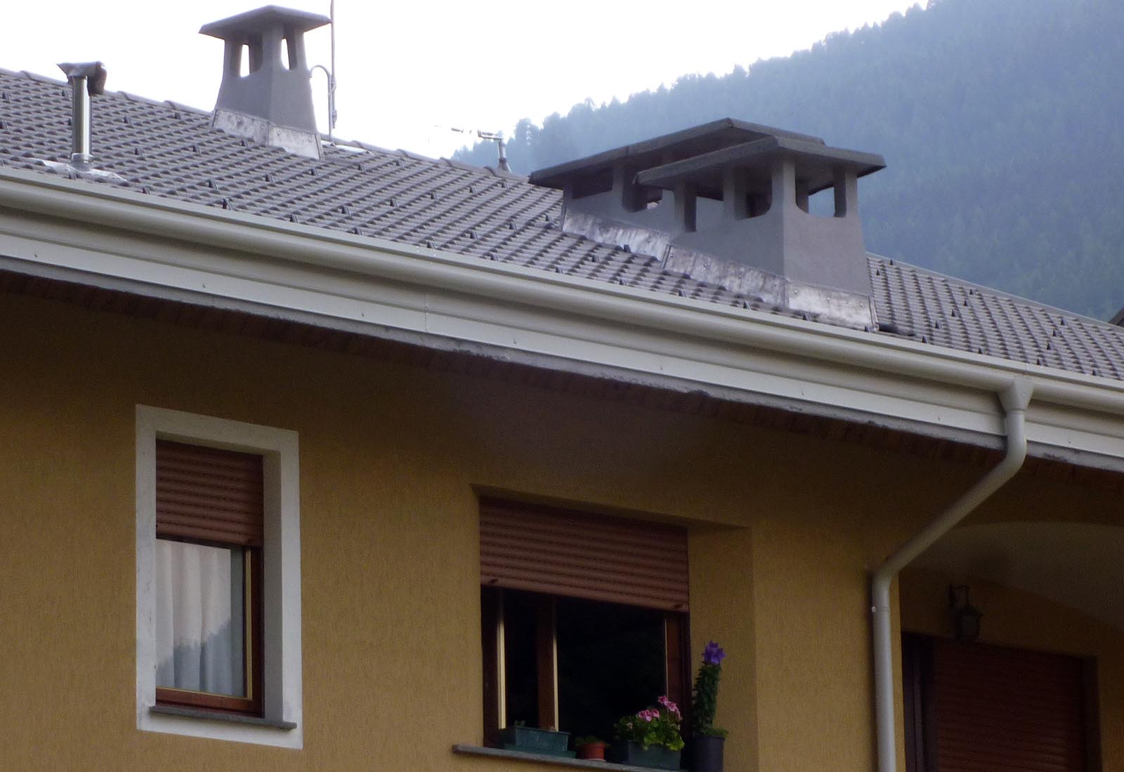 Residential building renovation in Aprica - Detail of the roof