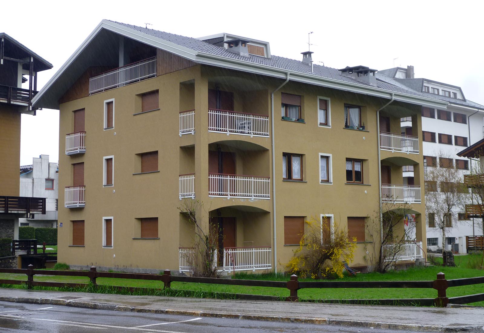 Residential building renovation in Aprica - View