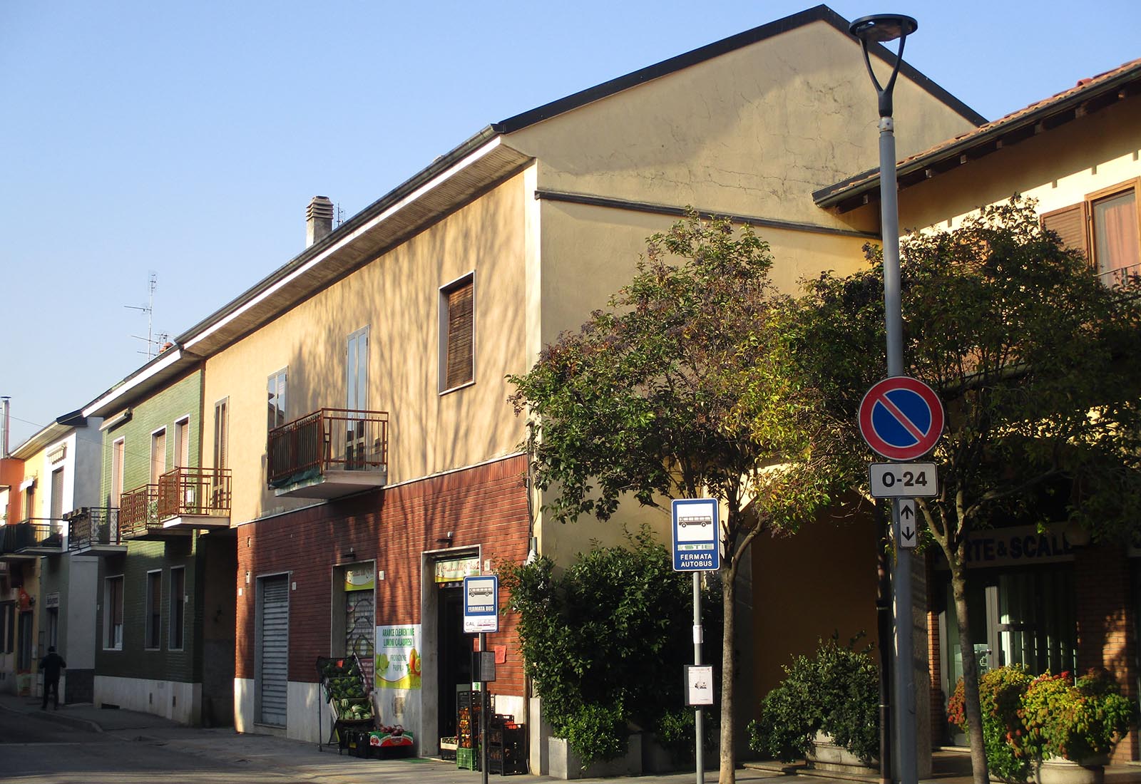 Residential courtyard building renovation in Rho Passirana - View of the current situation