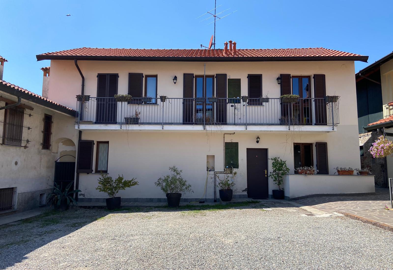 Casa privata in porzione corte a Bernate Ticino - La corte interna