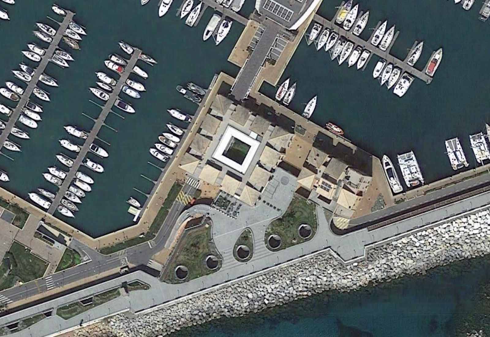 Edifici del nuovo porto di Loano - Vista aerea zenitale