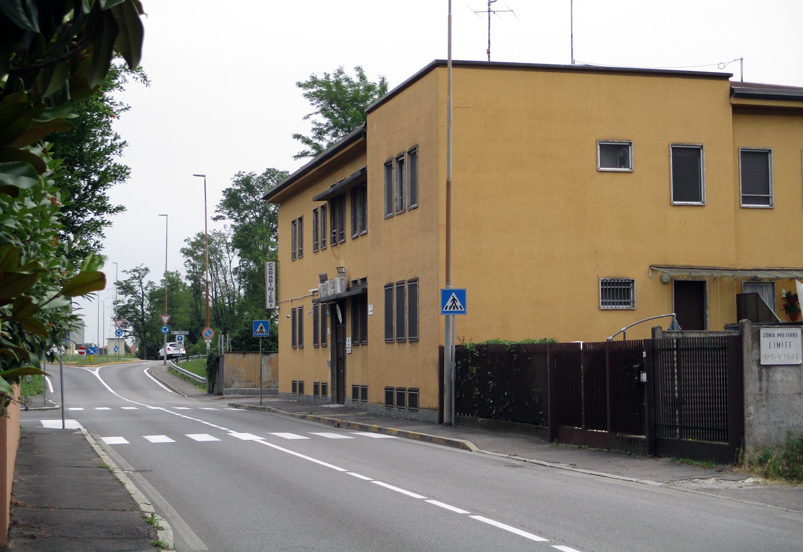 Adaptation to seismic standards of police station in Parabiago - View of the existing building