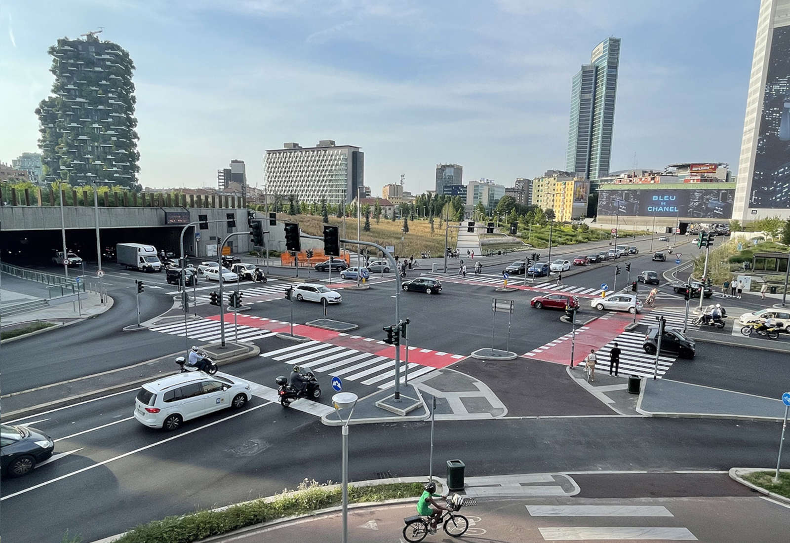 Sistemazione incroci via M. Gioia a Milano - Vista dell'incrocio Gioia Liberazione