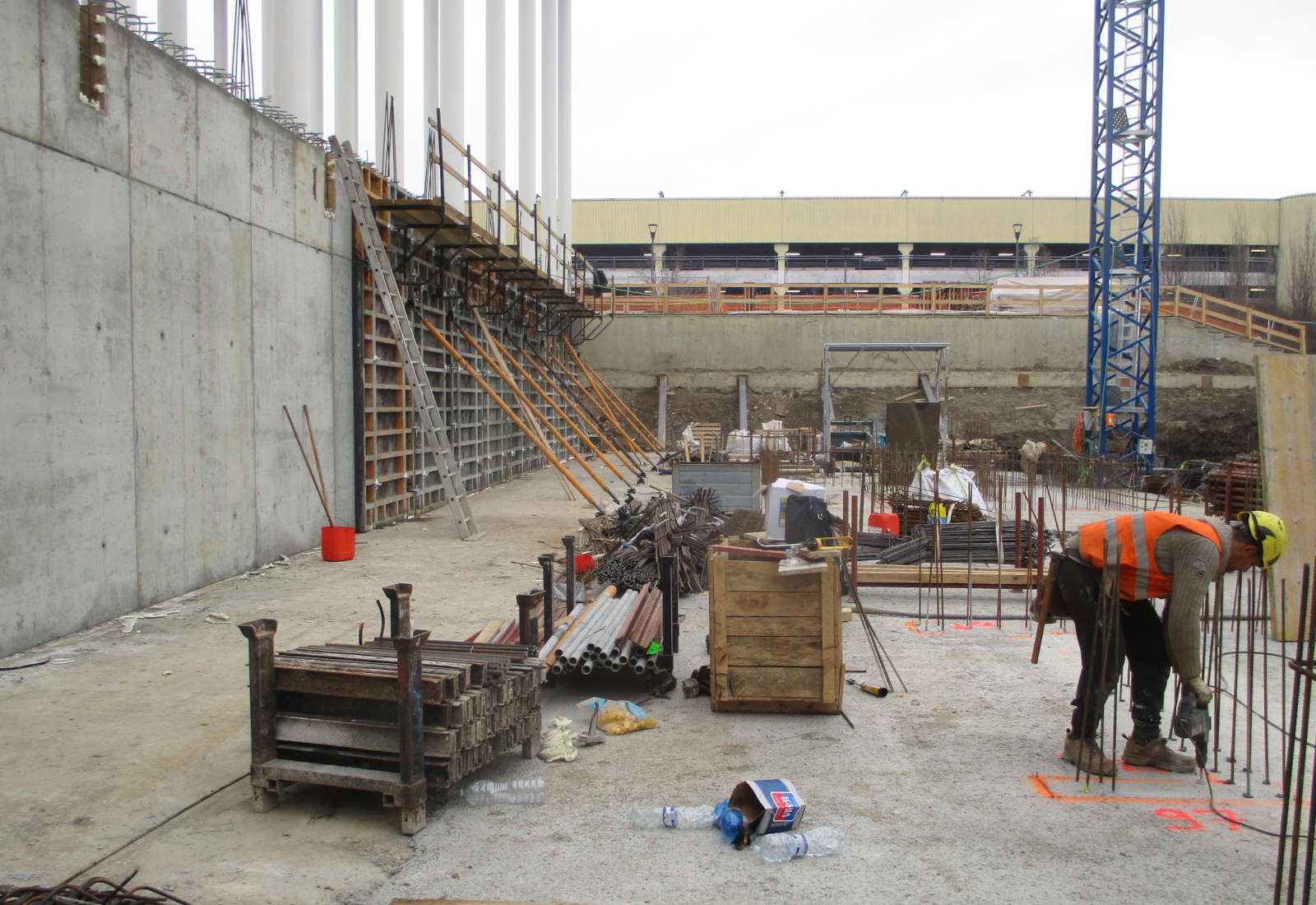 Temporary social house in the Famagosta area in Milan - The construction site