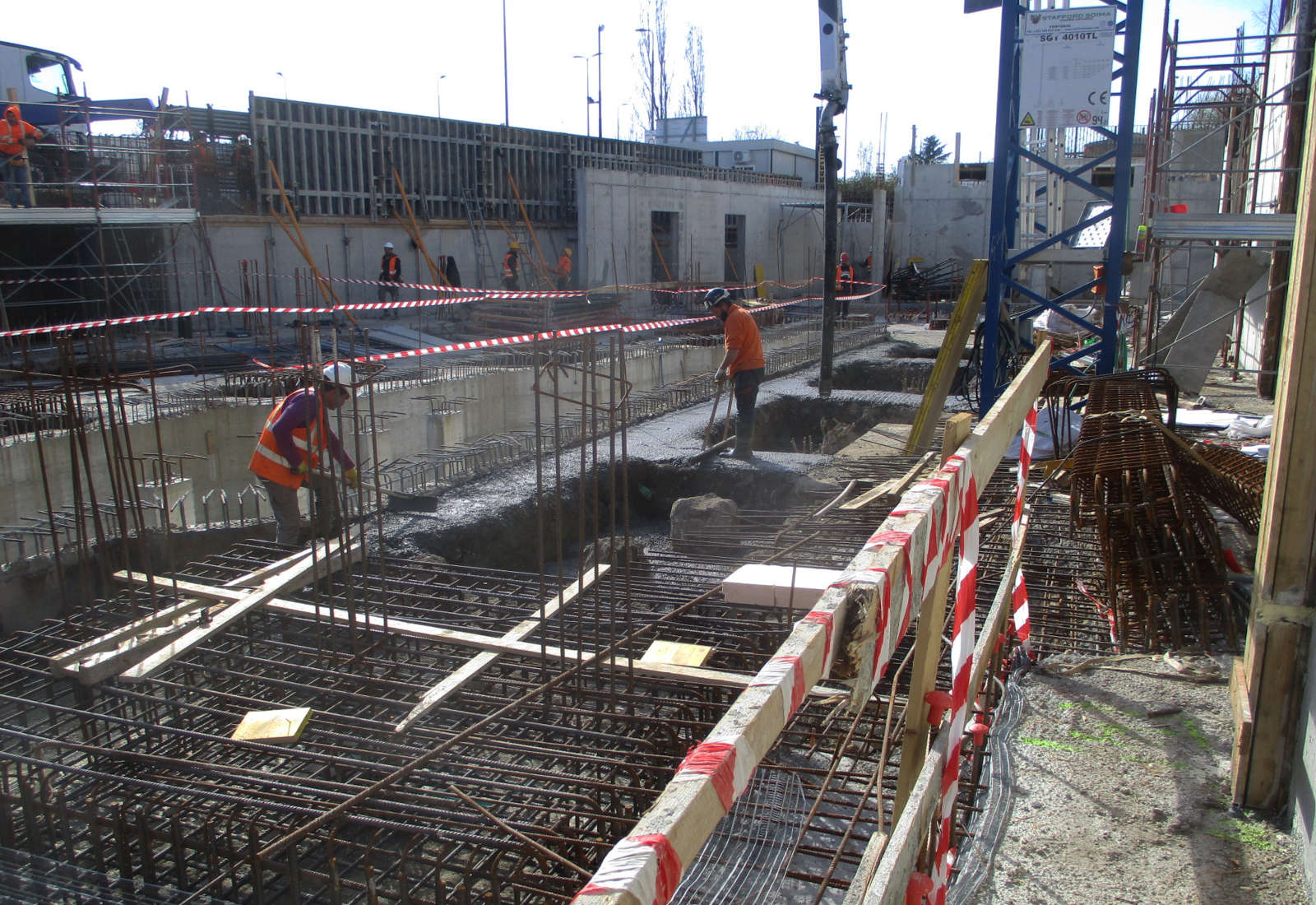 Temporary social house in the Famagosta area in Milan - The construction site